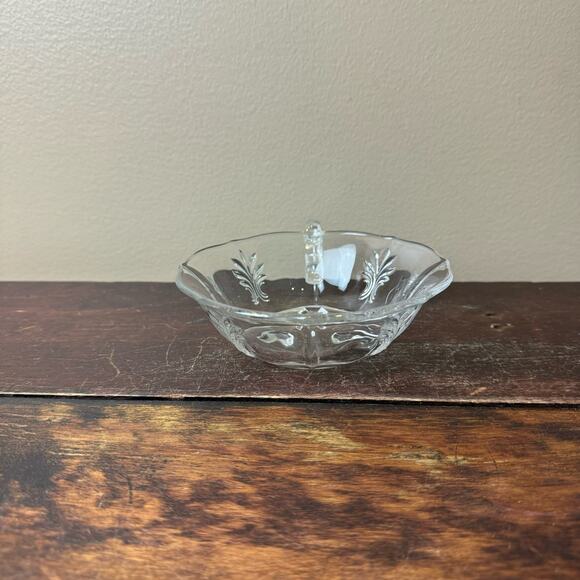 Fostoria baroque handled nappy dish Baroque pattern Clear Glass CHIPPED - Picture 9 of 10